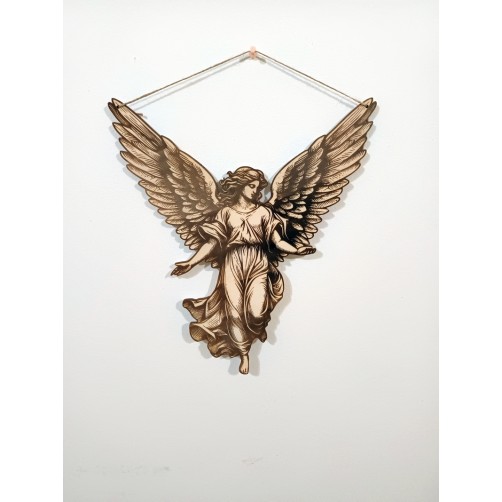 Gravirani leseni angel varuh za na steno