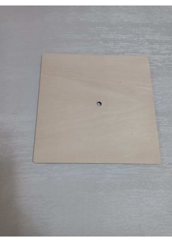 Leseni pokrov za kvačkane košare - kvadrat