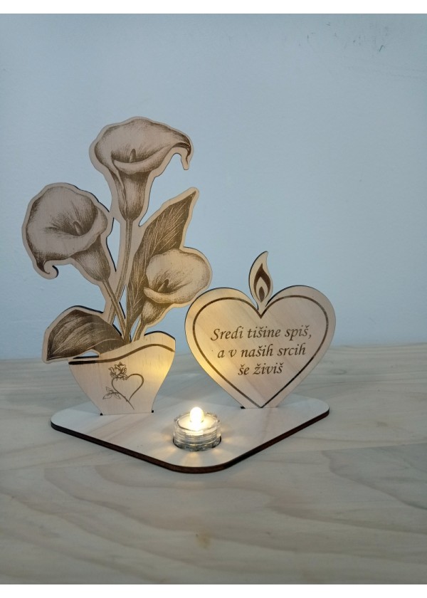 Lesena nagrobna dekoracija - srce