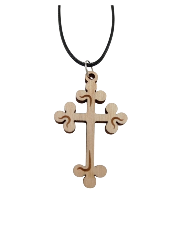 Verižica z lesenim križem