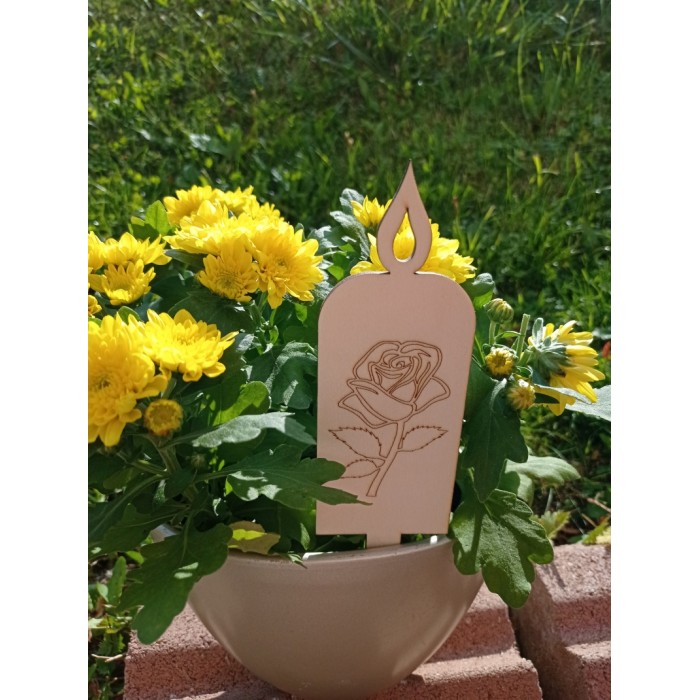 Lesena sveča z vrtnico
