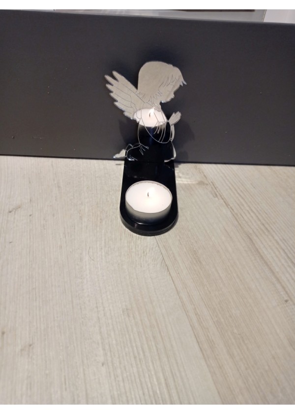 Svečnik z angelčkom